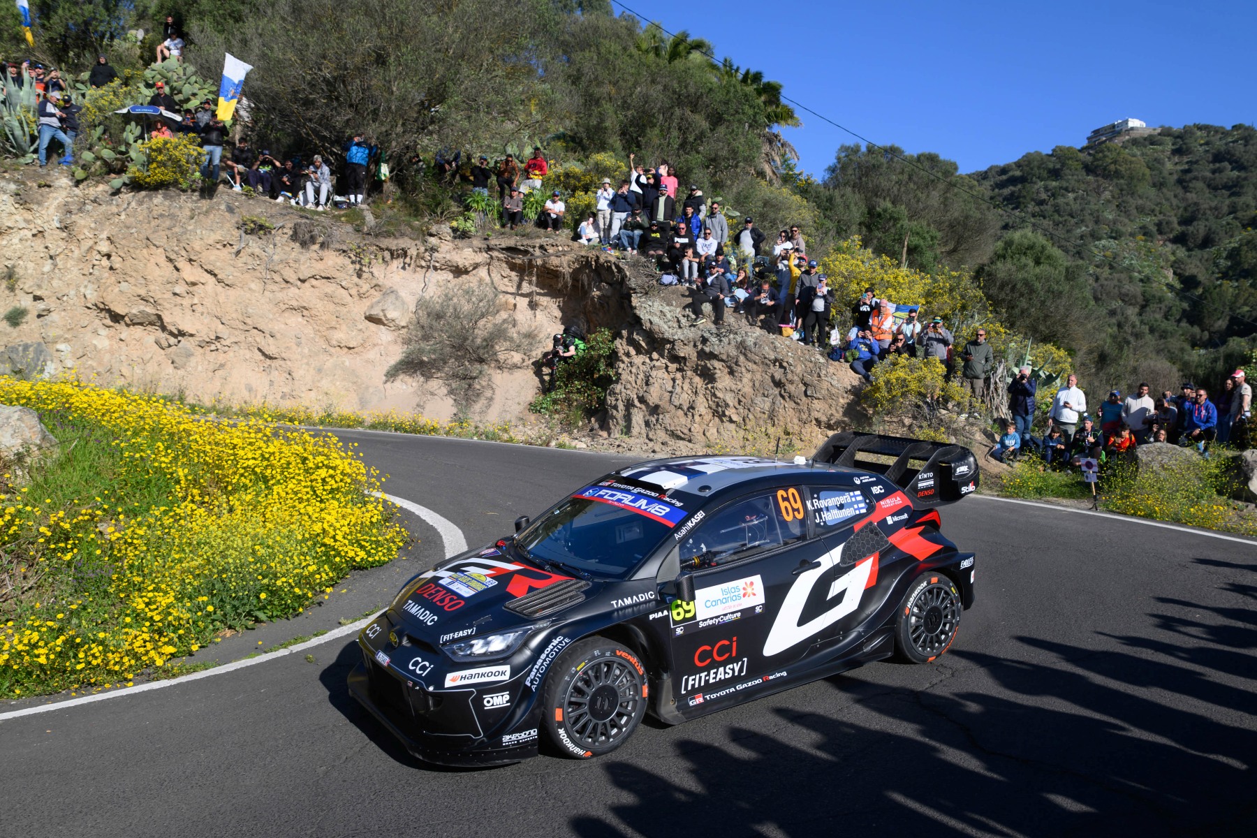 Rally Canarie 2025: Rovanpera è straripante. Solo un “piazzale” ferma la sua rincorsa a Loeb!